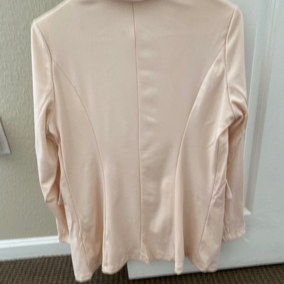 Blazer - Picture 2 of 2